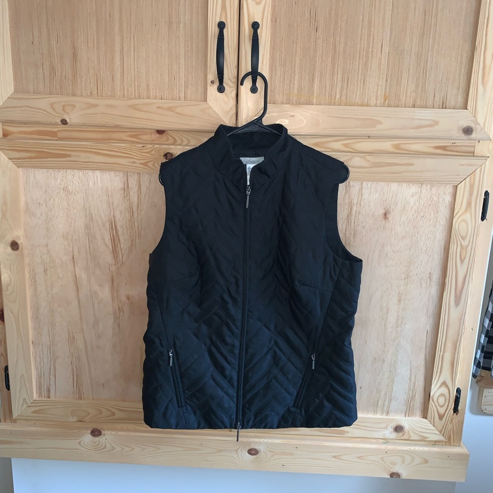 JH Collectibles Black Quilted Zip-Front Vest